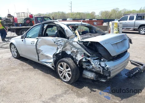 2013 Mercedes-Benz C 300 Luxury 4Matic/Sport 4Matic from USA, damaged, VIN WDDGF8AB7DA819850